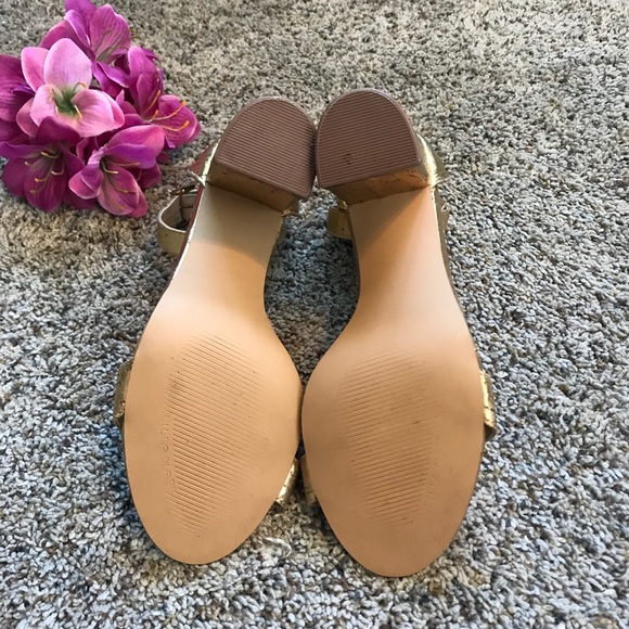 Liliana Gold Heels ✨ - Picture 5 of 5